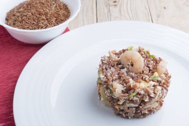 Tipik yemek tabağı.