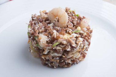 Tipik yemek tabağı.