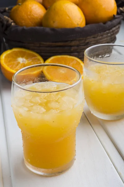 Апельсиновий сік льоду — стокове фото