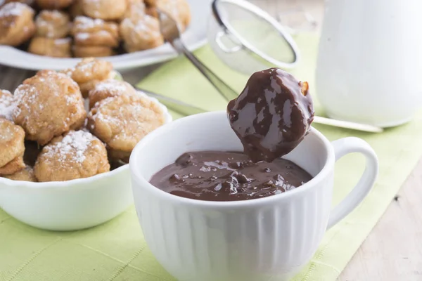 Шоколадний вареник з пончиками — стокове фото