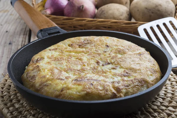 Tortilla de patatas (comida típica espanhola ) — Fotografia de Stock