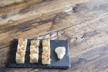 İspanyol omleti tipik tapa