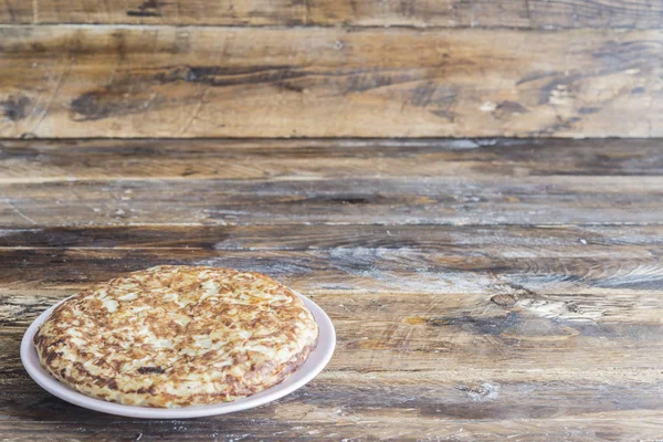 Tortilla de patatas (omeleta typická pro Španělsko) — Stock fotografie