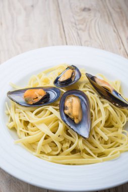 Spagetti karides ve midye