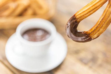 Çikolatalı Churros tipik tatlı kahvaltı.