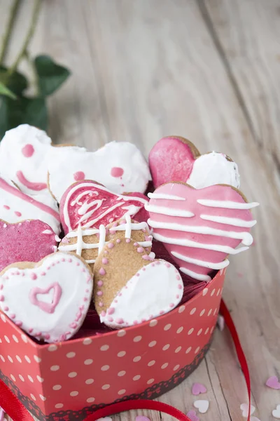 Galletas vidriadas el día de San Valentín. Desde arriba — Foto de Stock