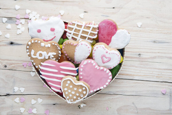 Застекленное печенье в День Святого Валентина. Свыше
