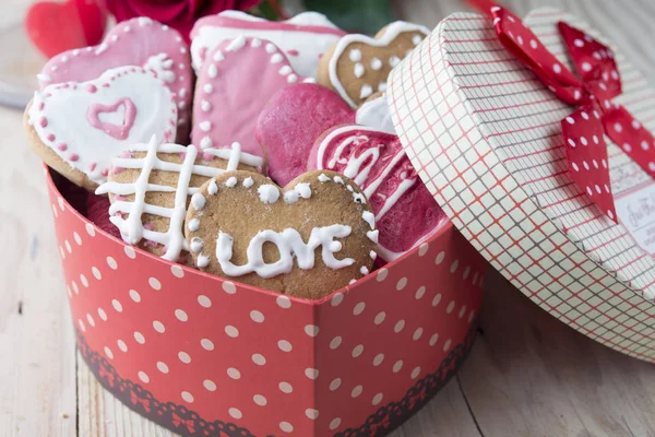 Застекленное печенье в День Святого Валентина. Свыше — стоковое фото