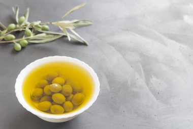 Tipik İspanyol zeytinyağı.