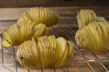 Hasselback Patates