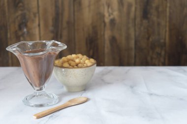 Humus shake (vejetaryen içeceği)