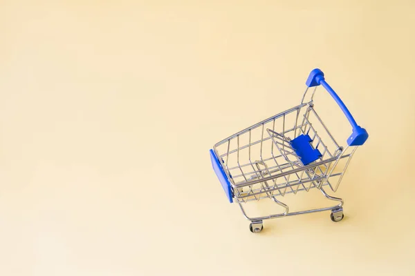 Konsept için alışveriş arabası — Stok fotoğraf