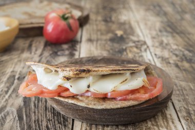 Piadina tipik İtalyan yemeği.