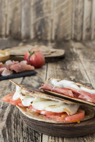 Piadina comida típica italiana — Foto de Stock