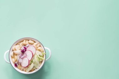 Pozole tipik Meksika yemekleri