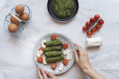 ıspanak domates ve peynir