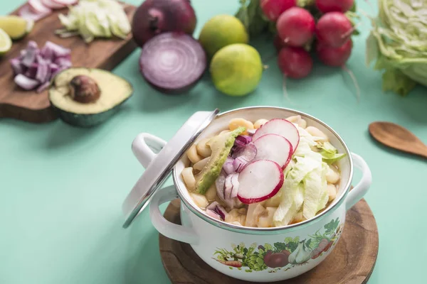 Pozole rote typische mexikanische Küche — Stockfoto