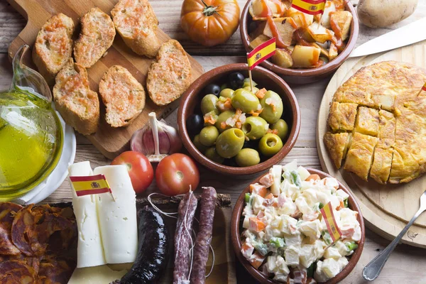 Tapas typisches Essen in Spanien — Stockfoto