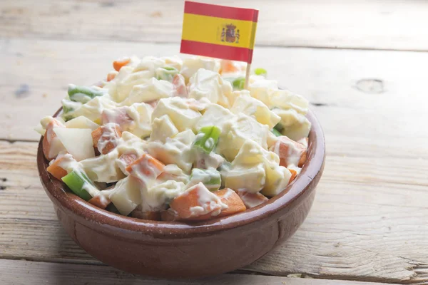 Ensaladilla Rusa (comida típica en español) ) — Foto de Stock