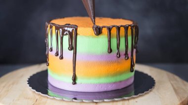 Cadılar bayramı için çikolatalı kek. 