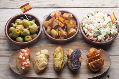 Tapas İspanya 'da tipik yemek