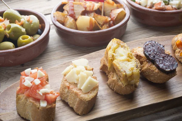 Tapas comida típica en España — Foto de Stock
