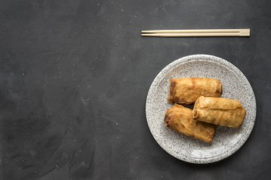 Kızarmış Çin geleneksel bahar rulo gıda