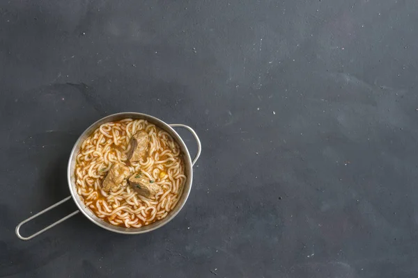 Schezwan Noodles o verdura Hakka una ricetta popolare indo-cinese — Foto Stock