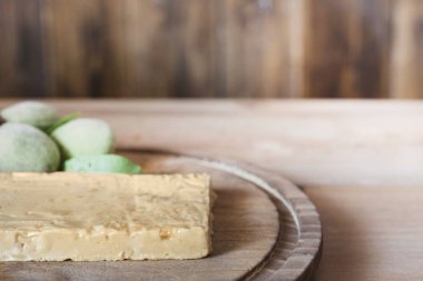 Tahta masada İspanyol badem fıstığı (tatlı noel))