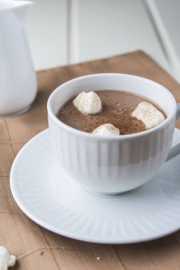 Kakao marshmallows içkiyle