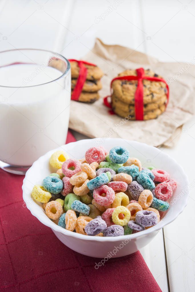  bowl with cereals and milk,