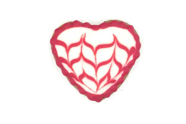Biscoitos de gengibre em forma de coração no fundo branco — Fotografia de Stock