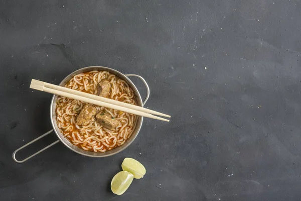 Nudeln chinesische Kalbspfanne — Stockfoto