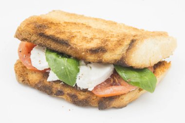 Caprese panini sandviçi.