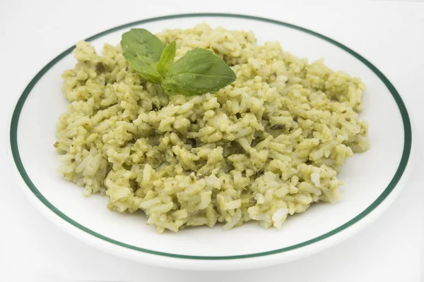 Arroz con salsa de pesto de albahaca — Foto de Stock