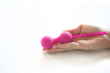 Ben ve pembe geyşa topları.