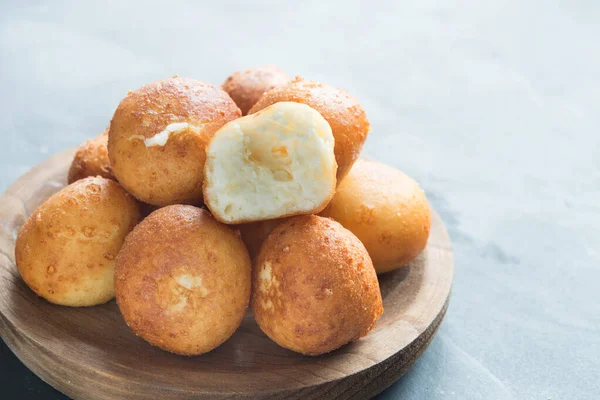 Traditional Colombian Buuelo Deep Fried Cheese Bread — Stock Photo, Image
