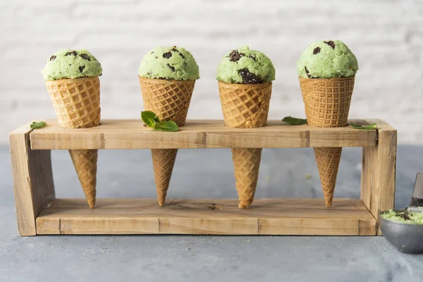 Helado Con Menta Chispas Chocolate — Foto de Stock