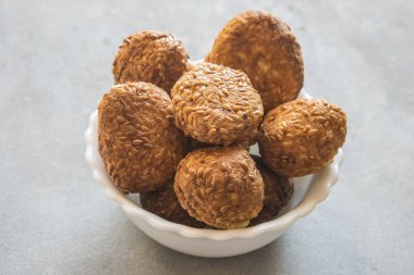 Ta ki laddu kışın Hindistan 'daki pek çok evde tatlı bir maddedir.