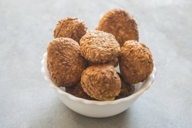 Ta ki laddu kışın Hindistan 'daki pek çok evde tatlı bir maddedir.