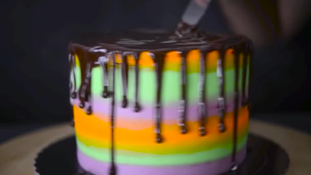 Chokladfärgad Tårta Sprider Sig — Stockvideo