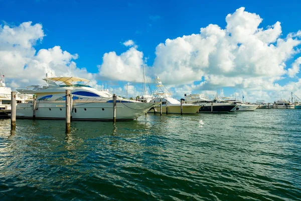 Barcos en Marina — Foto de Stock