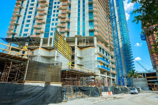 Строительство здания в Майами — стоковое фото
