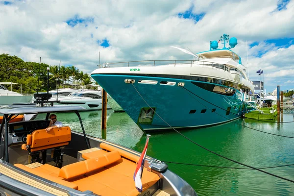 Espectáculo internacional barco miami — Foto de Stock