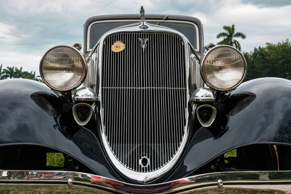 Vintage Ford Automobile — Stock Photo, Image