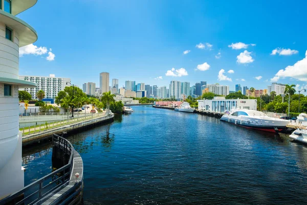 Paesaggio urbano di Miami River — Foto Stock