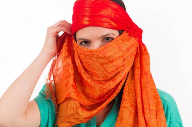 Güzel kadın peçe ile