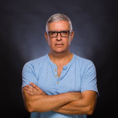 Yakışıklı erkek portresi