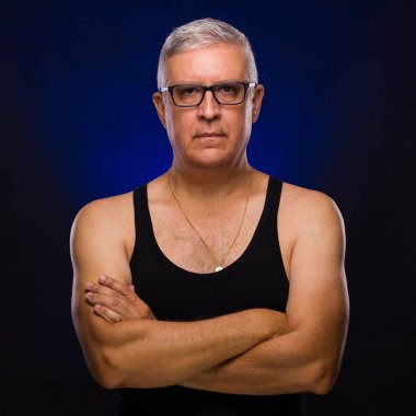 Yakışıklı erkek portresi