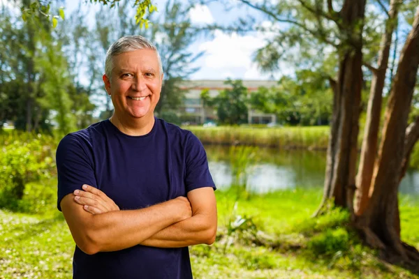 Handsome man outdoors — Stock Photo, Image